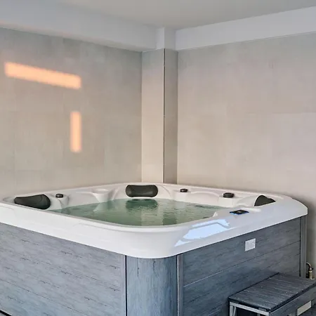 Ricky In Infinity & Pool Appartamento Năvodari