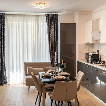 Ricky In Infinity & Pool *