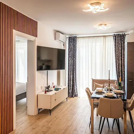 Ricky In Infinity & Pool Năvodari