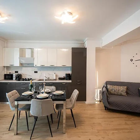 Ricky In Infinity & Pool * Năvodari